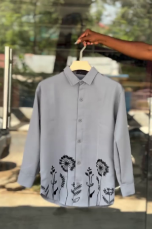 Chic & Subtle: Light Grey Button-Down Shirt with Black Dandelion Embroidery 🌿🤍