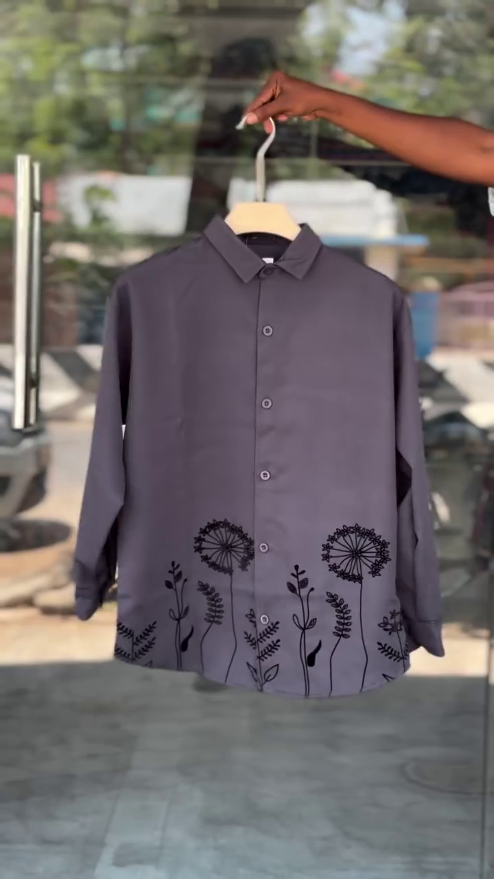 Chic & Subtle: Light Grey Button-Down Shirt with Black Dandelion Embroidery πΏπ€ - Image 3
