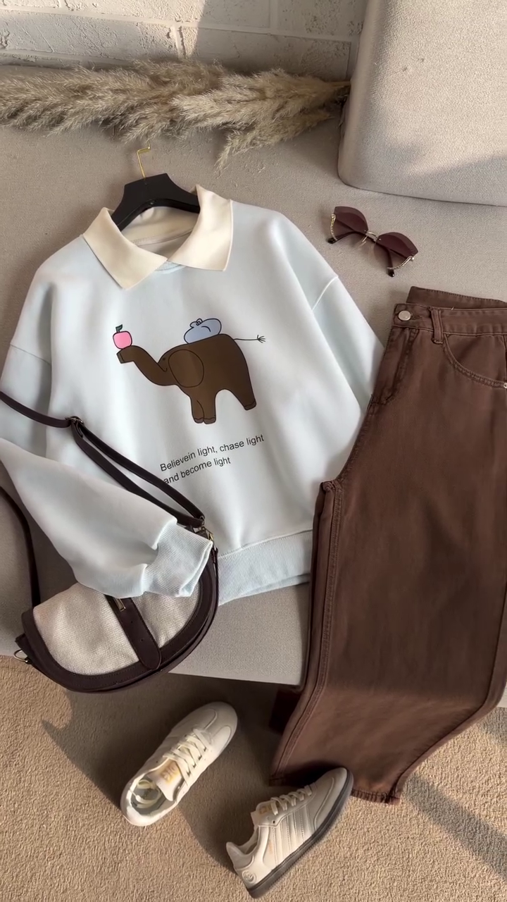 Smart-Casual Vibes: Light-Colored Polo-Collar Sweatshirt with Brown Trousers & Accessories ๐๐ค๐ถ๏ธ - Image 2