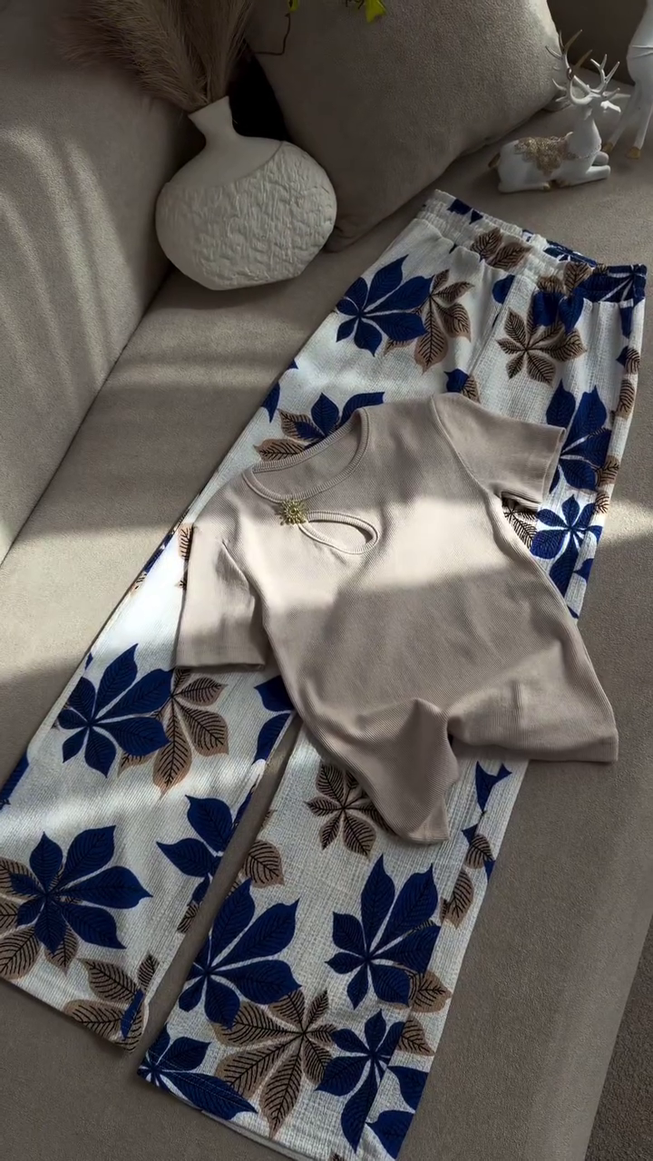 Effortless Elegance: Wide-Leg Trousers with Solid Beige Knit Top π€π