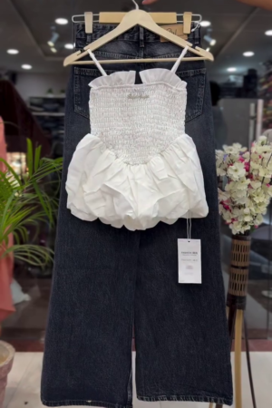 Chic Party Ready: Girls’ White Ruffled Strapless Top with Wide-Leg Jeans 🎀👖