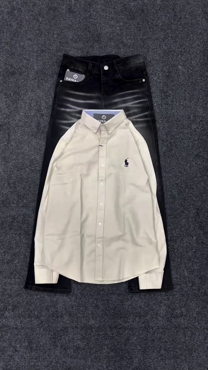 Classic Contrast: White Shirt with Black Jeans ⚪⚫ - Image 4