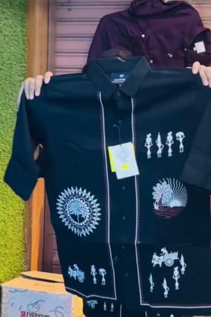 Timeless Essential: Men’s Black Casual Shirt 🖤👕