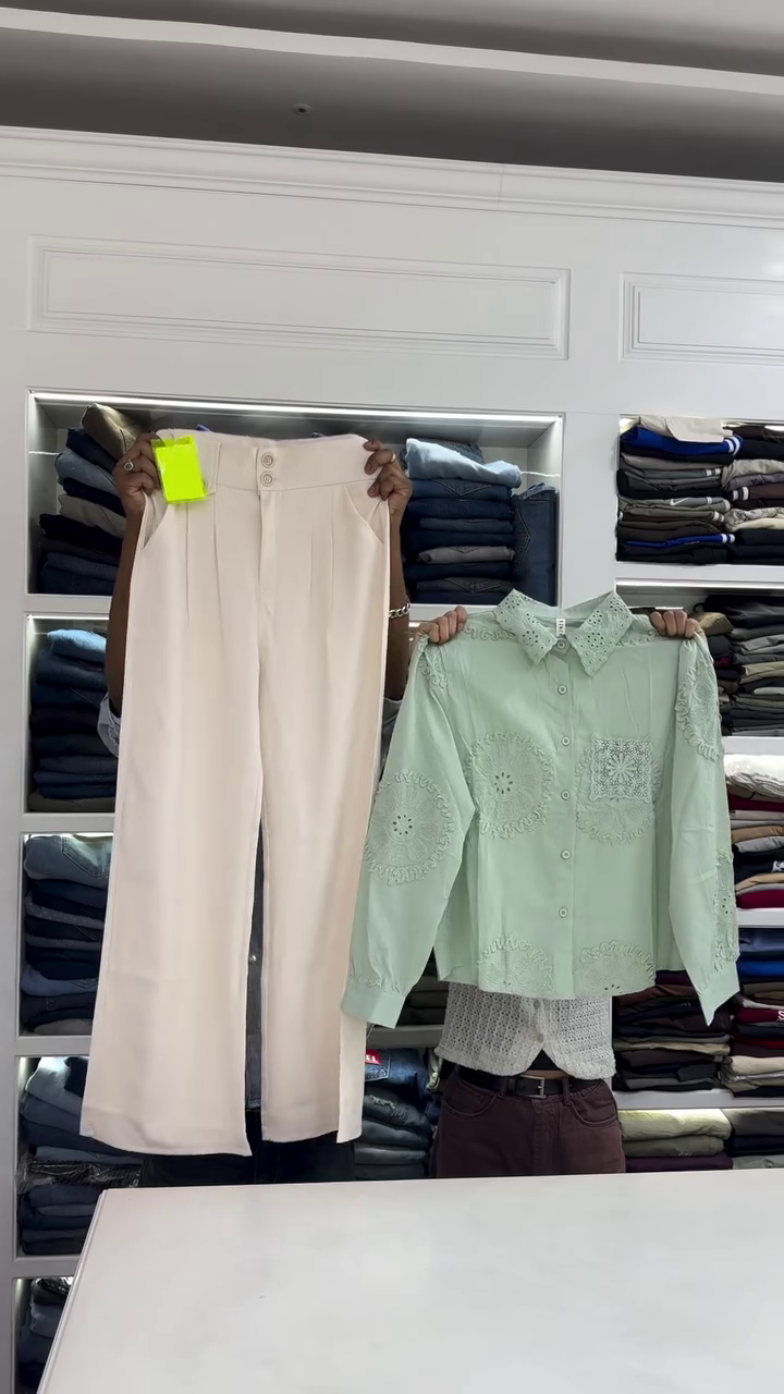 Classic Contrast: Beige Wide-Leg Trousers with Black Button-Down Shirt π€π€ - Image 3