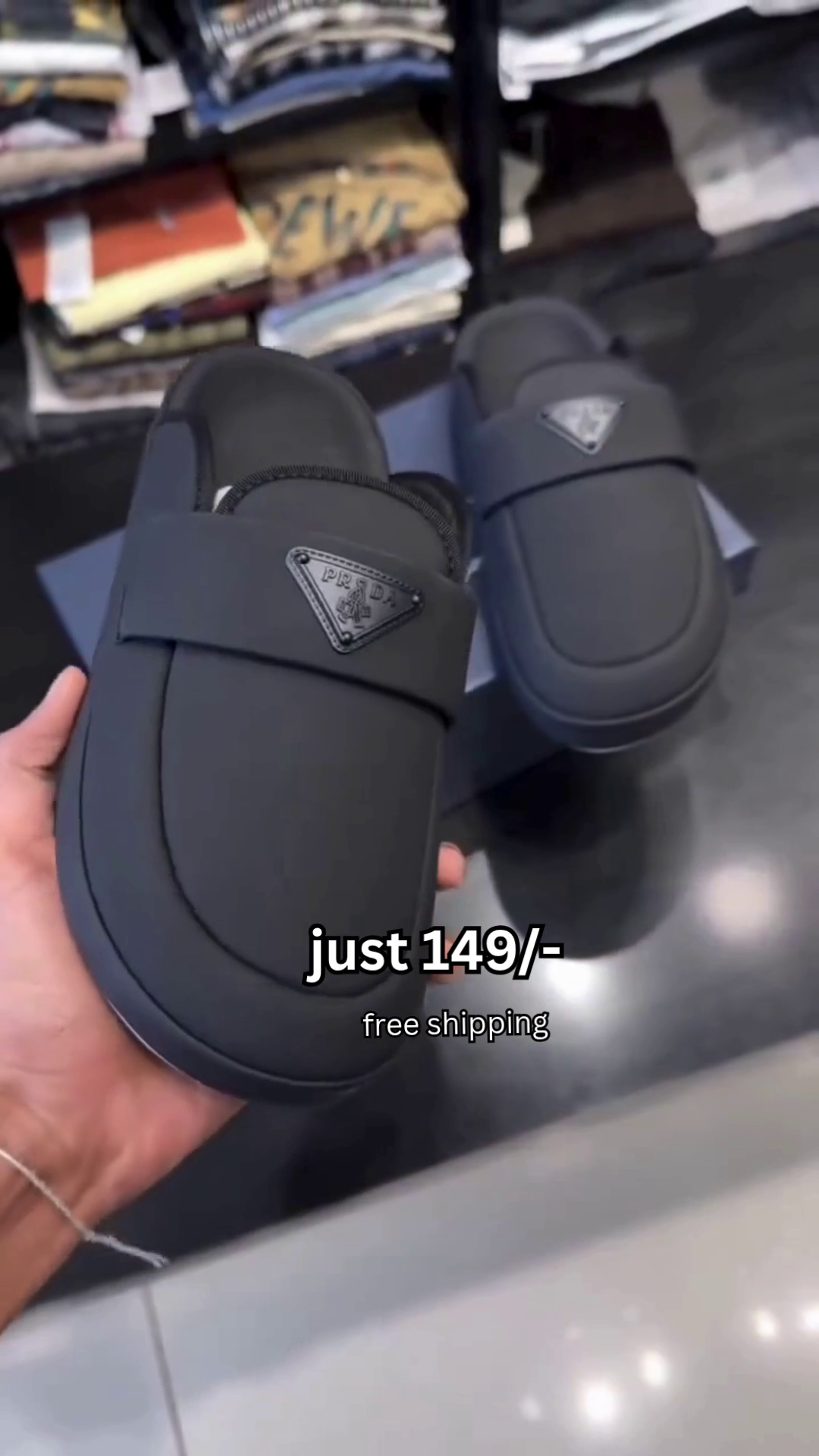 Trendy Black Comfort Slides – Minimal Everyday Slippers with Premium Street Style