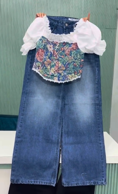 Make a Bold Fashion Statement with This Vintage-Inspired Corset Top and Wide-Leg Denim Combo - Image 2