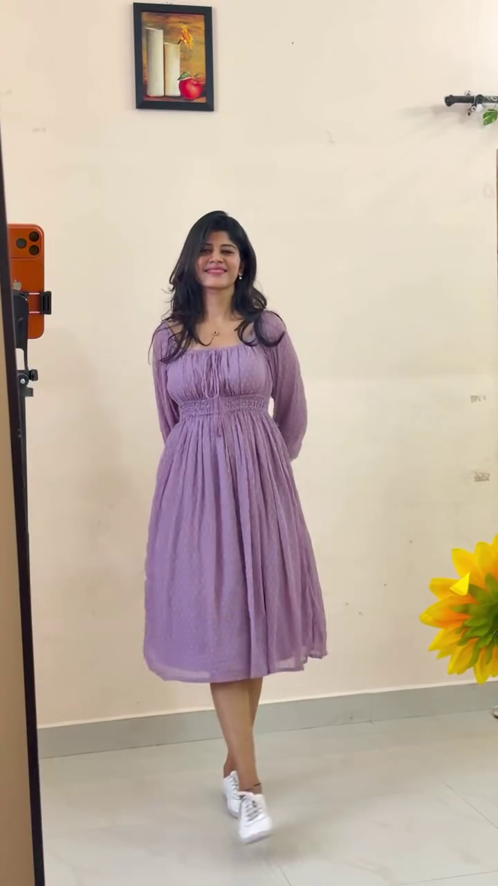 Stay Effortlessly Chic with This Soft Lavender Midi Dress Designed for Everyday Comfort and Feminine Elegance - Image 4