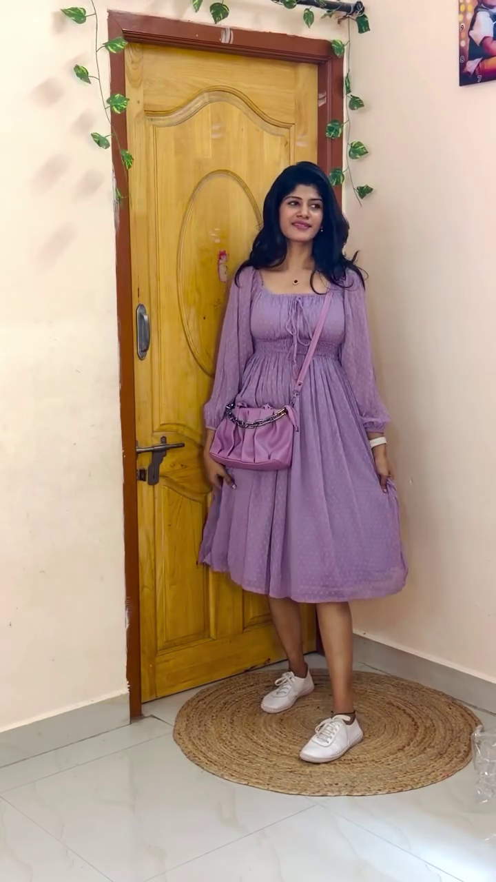 Stay Effortlessly Chic with This Soft Lavender Midi Dress Designed for Everyday Comfort and Feminine Elegance