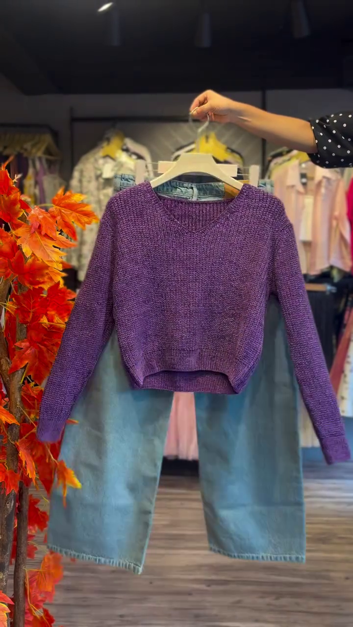 Cozy Meets Chic: Elevate Your Casual Style with This Trendy Knit Sweater and Denim Shorts Combo - Image 3