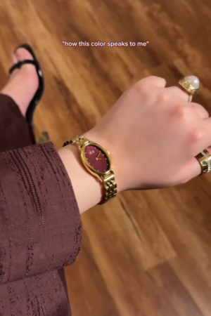 Elegant Women's Gold Bracelet Watch – Premium Stylish Everyday Timepiece